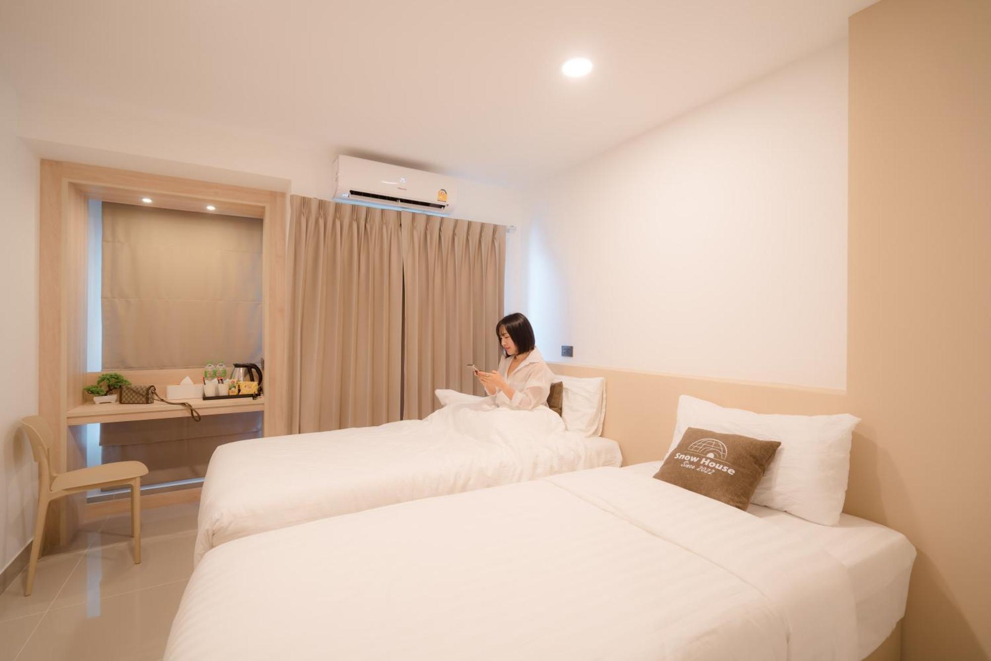 Snow House Buriram Hotel Eksteriør billede